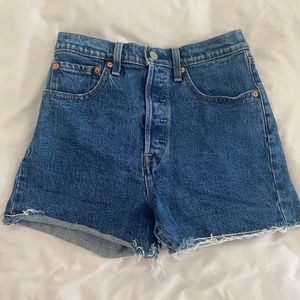 Levi's Ribcage Shorts